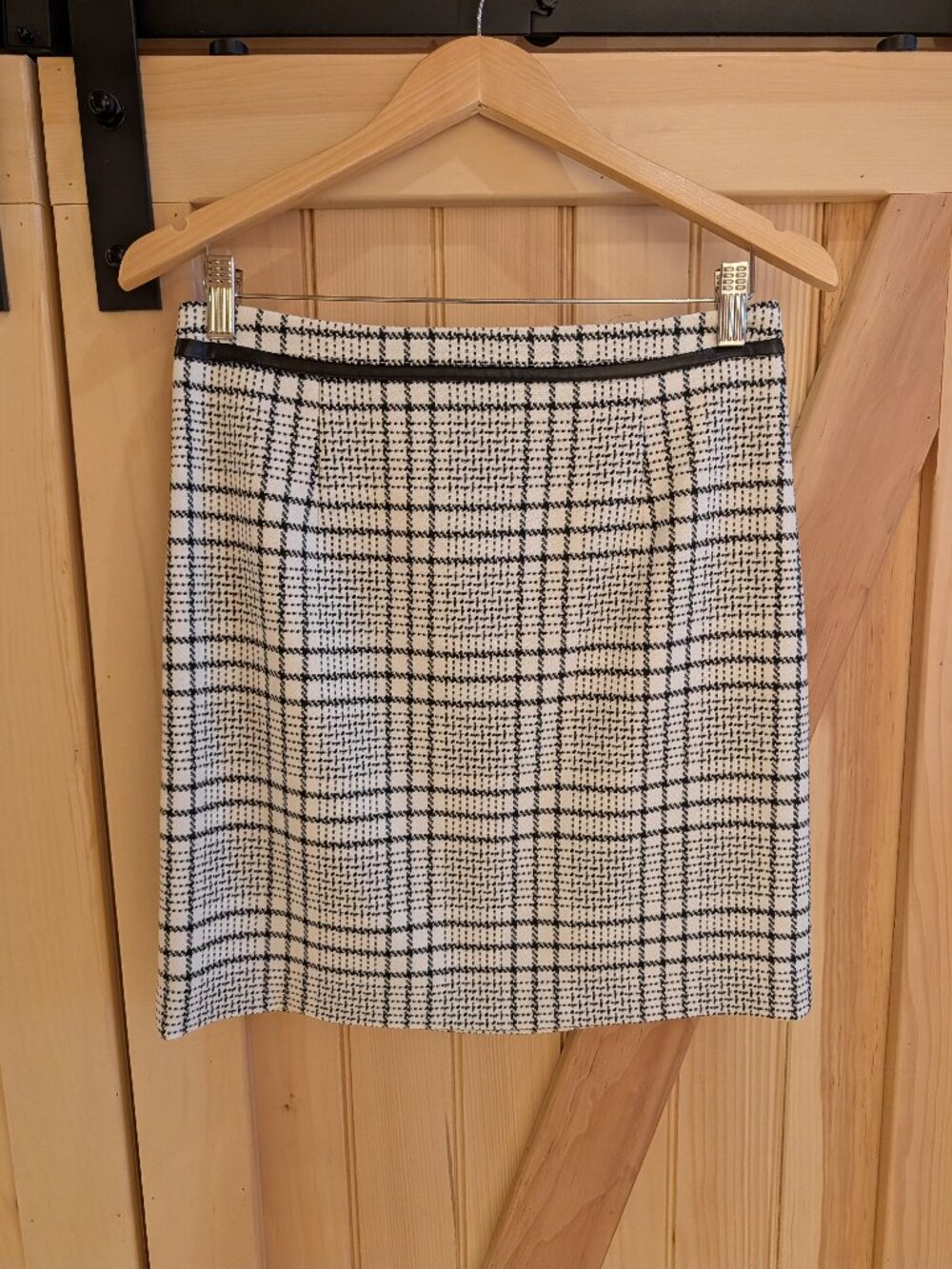 White House Black Market Plaid Tweed Skirt Faux Leather Trim Size 4